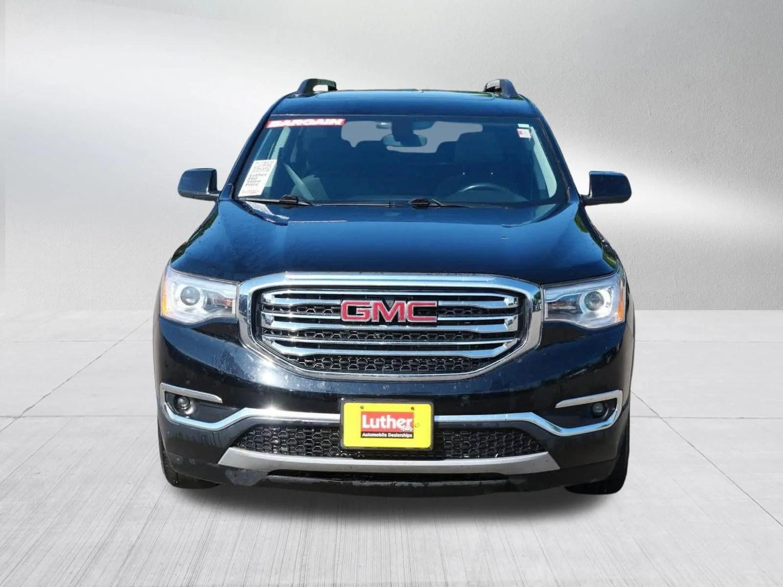Used 2018 Ebony Twilight Metallic GMC SLE image 2