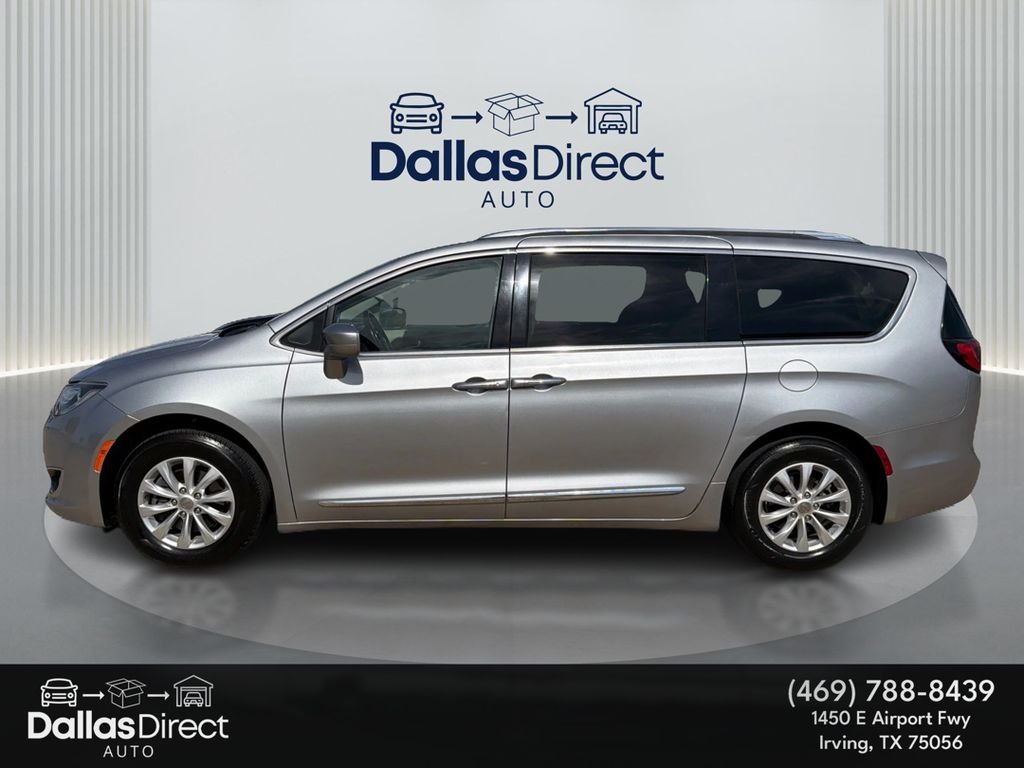 Used 2018 Billet Silver Metallic Clearcoat Chrysler Touring L image 9