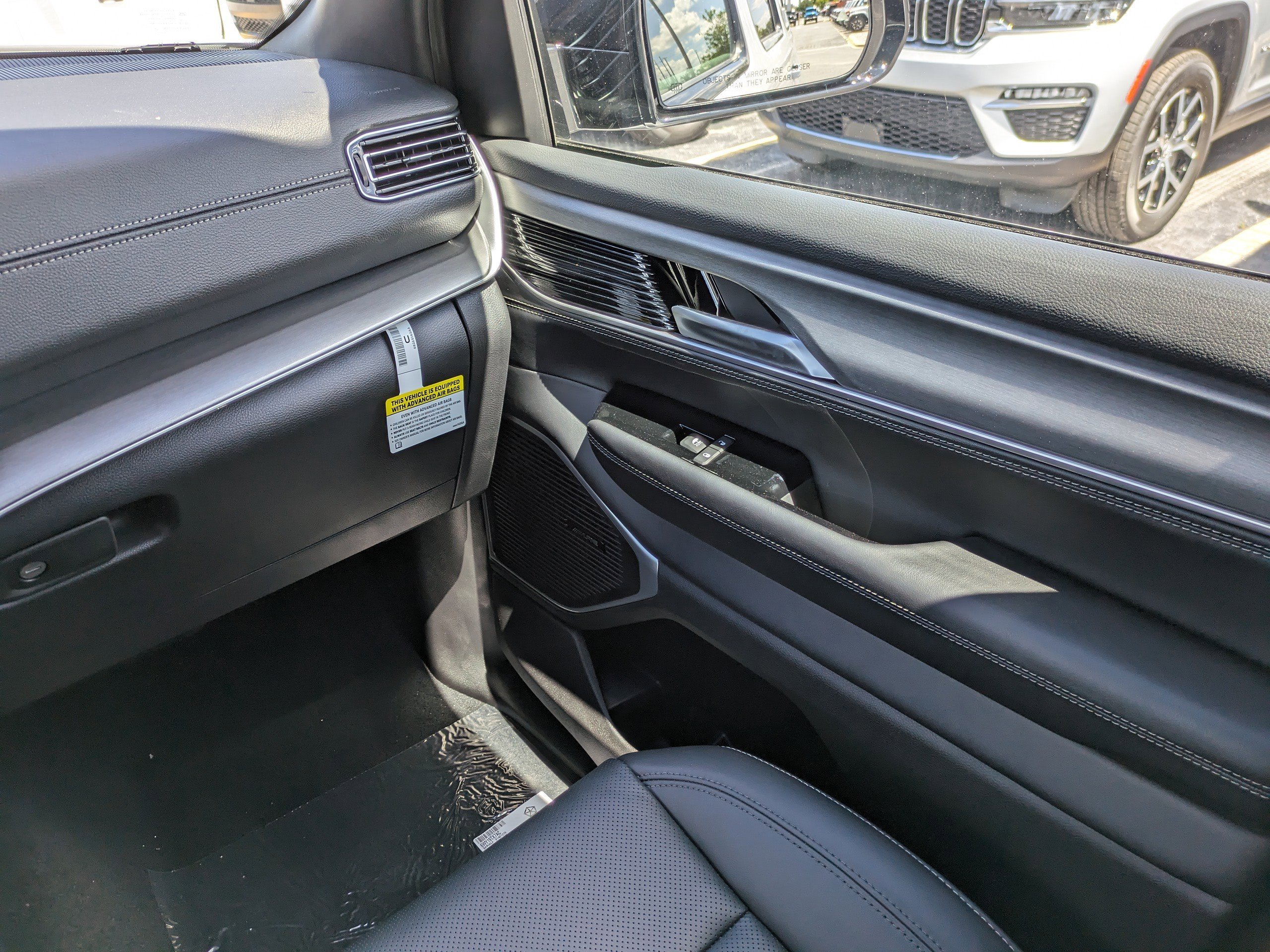 2025 Jeep Wagoneer Series I - Photo 18