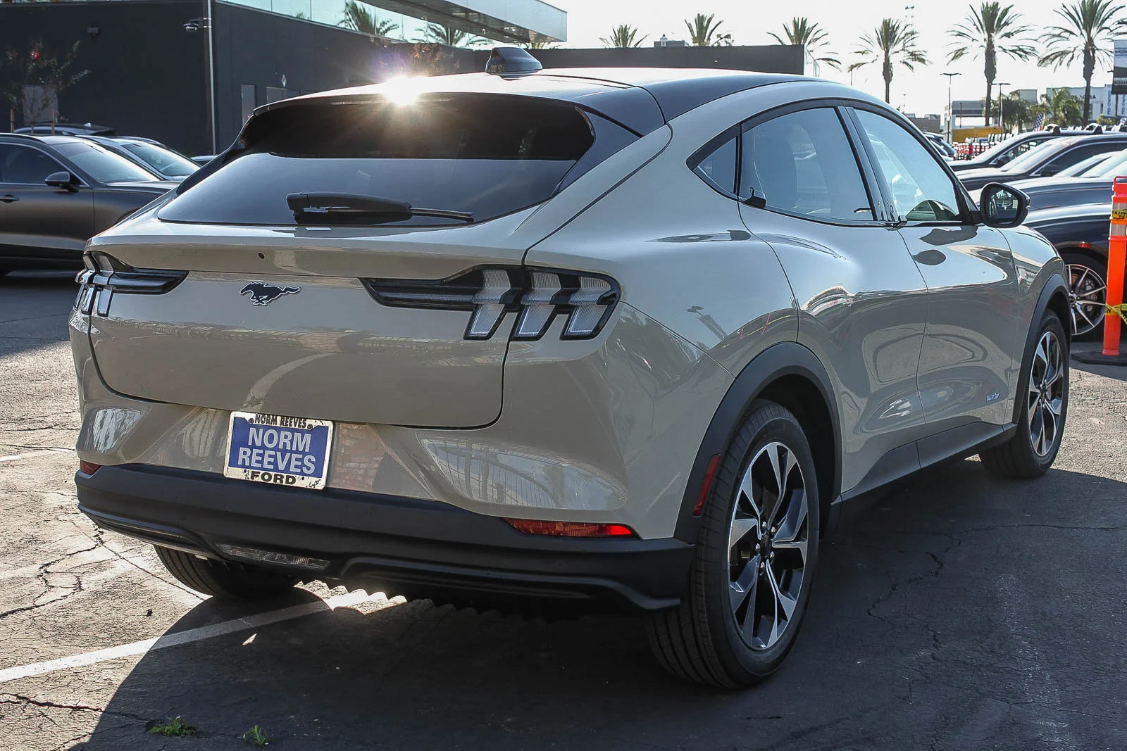 New 2026 Desert Sand Ford Select image 6