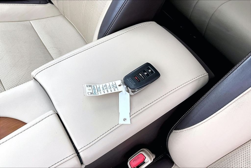 Used 2016 Gray Lexus 350 image 10