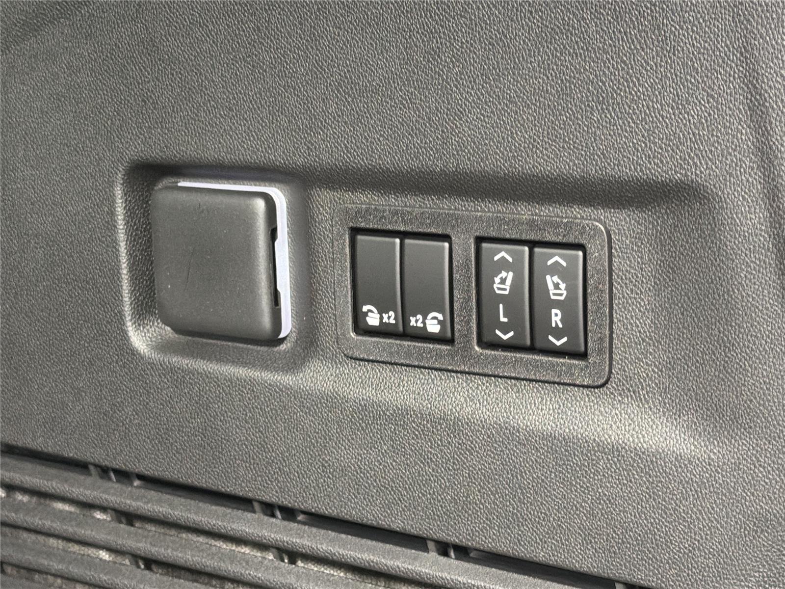 2026 GMC Yukon XL Denali - Photo 19