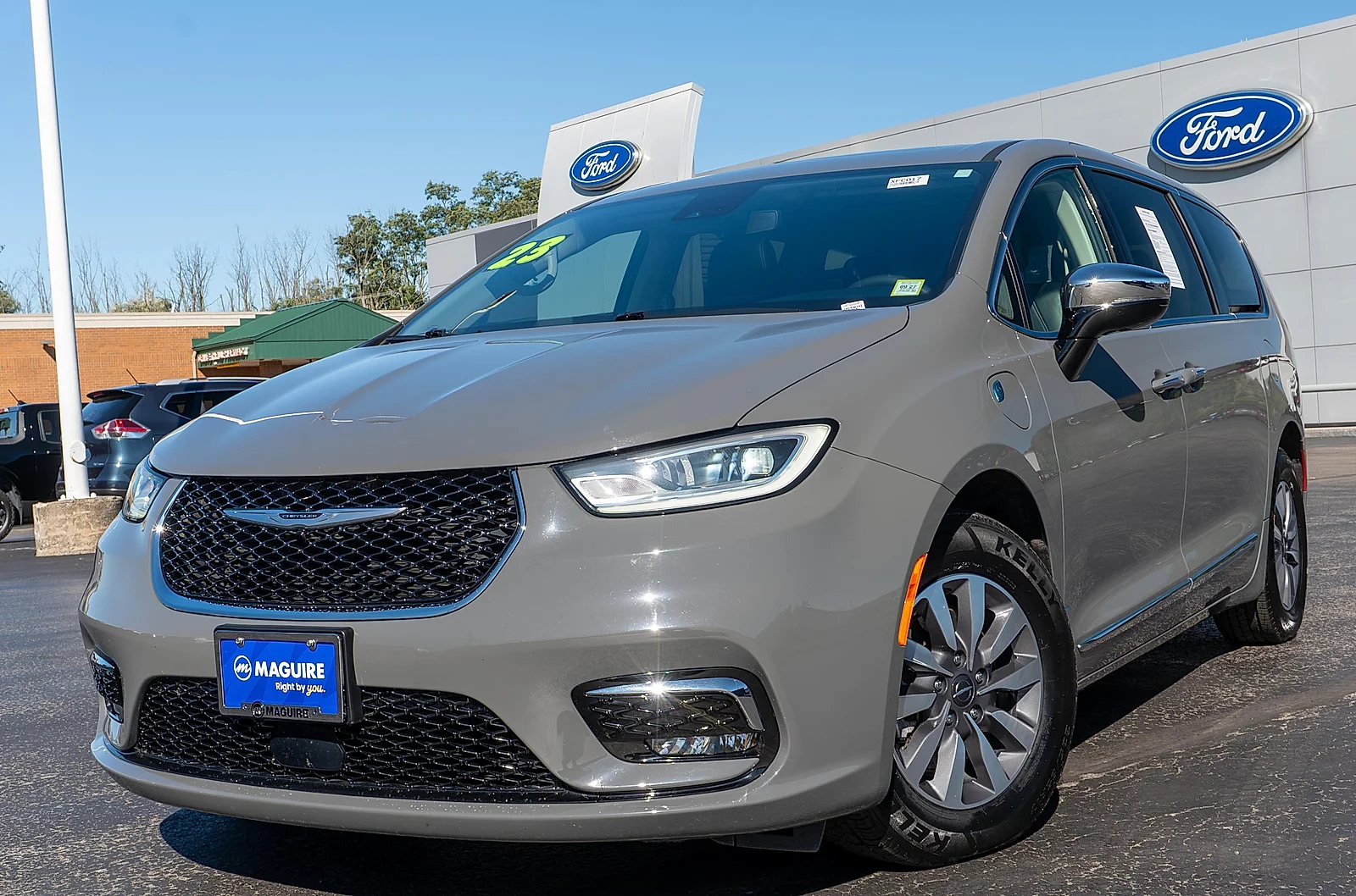 2023 Chrysler Pacifica Hybrid Limited