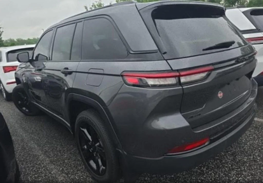 Certified Used 2023 Gray Jeep Altitude X image 3