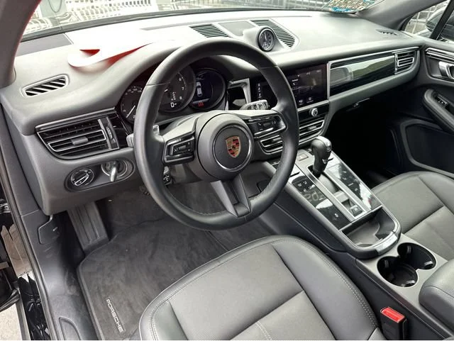 2023 Porsche Macan T - Photo 8