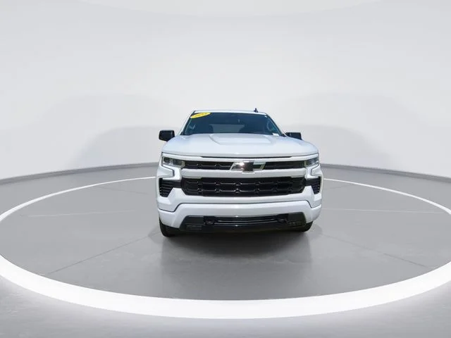 Used 2023 White Chevrolet RST image 3