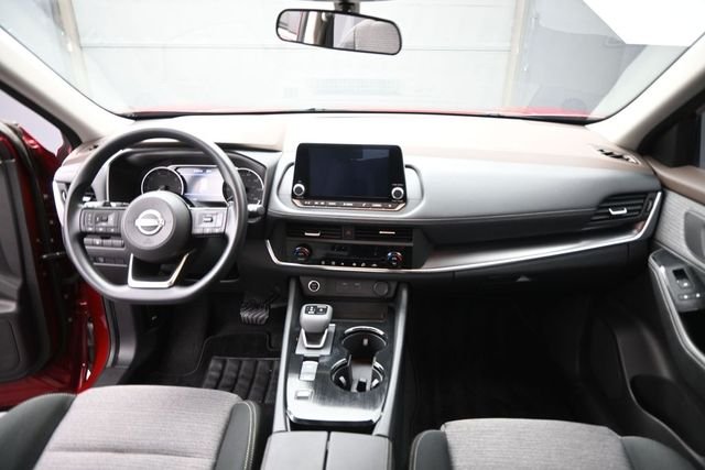 Used 2023 Red Nissan SV image 28