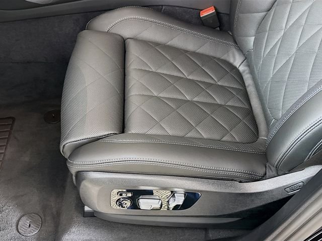 New 2026 Black Sapphire Metallic BMW xDrive40i image 20