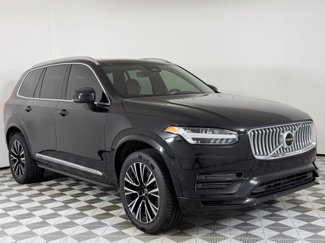 2023 Volvo XC90 T8 Core Bright Theme