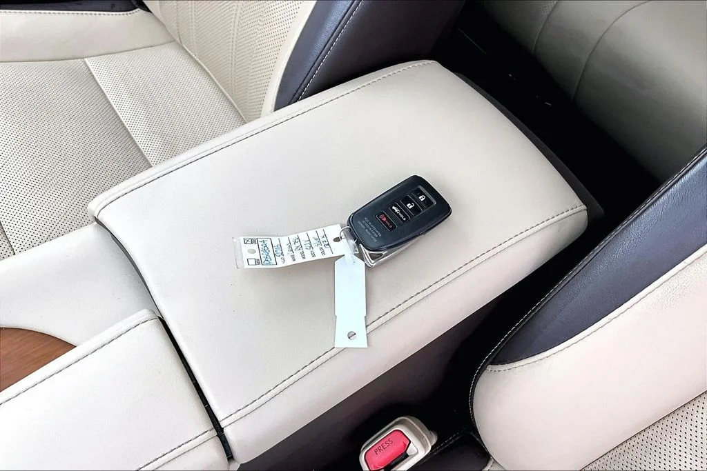 Used 2016 Gray Lexus 350 image 10
