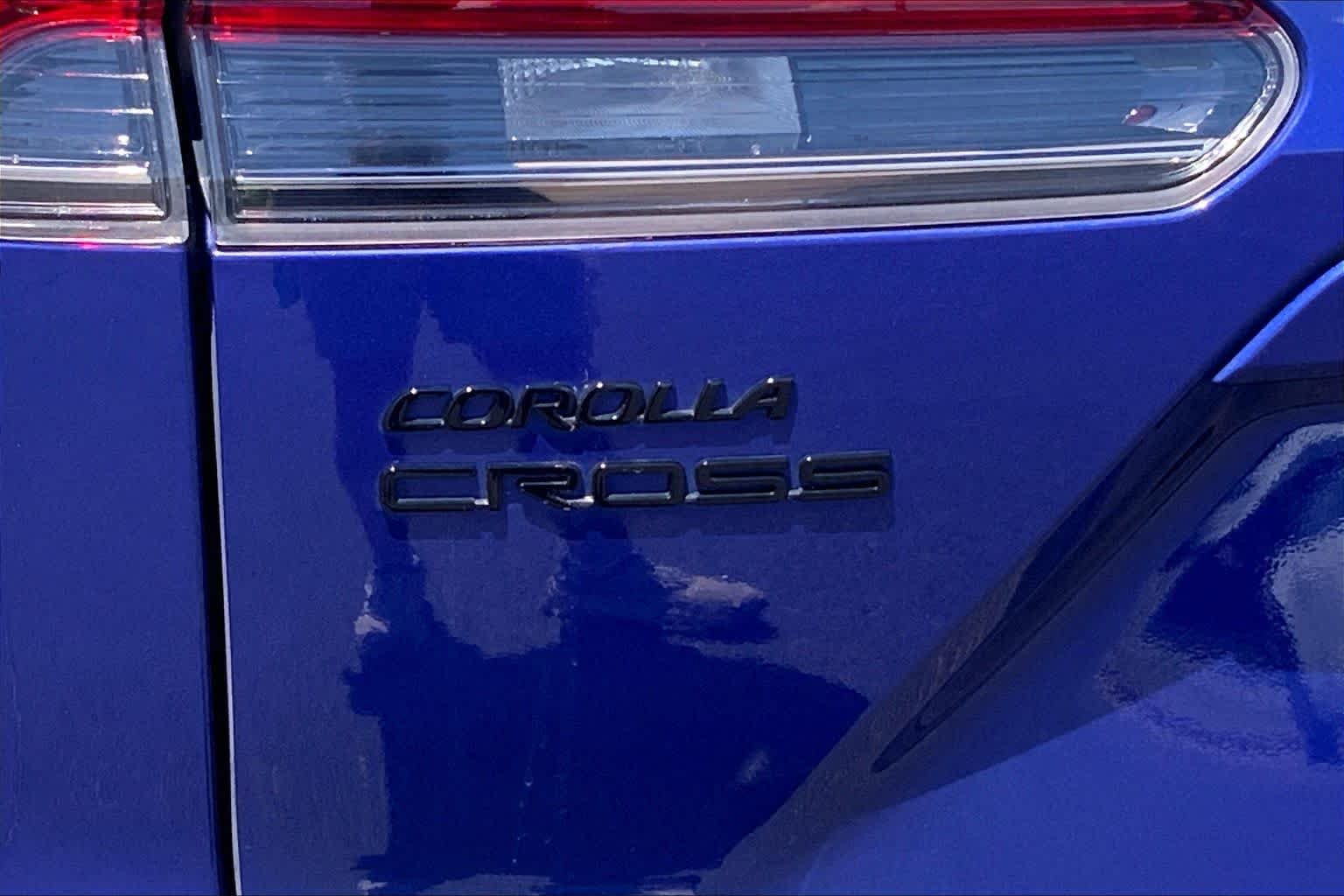 Used 2025 Blue Crush Metallic Toyota Hybrid XSE image 10