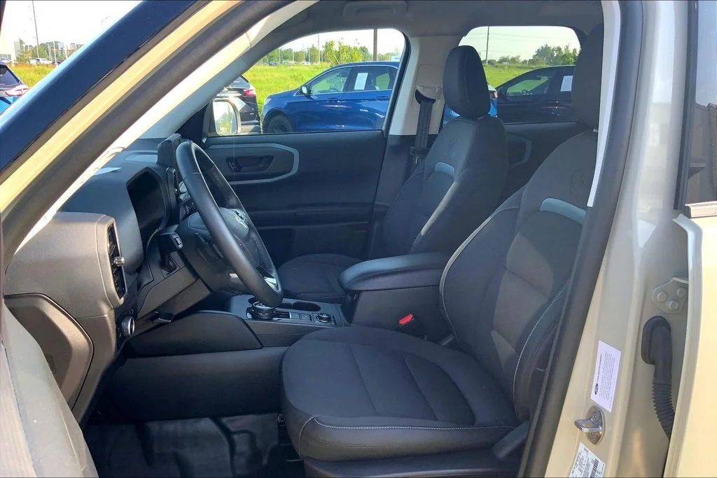 Used 2024 Beige Ford Badlands image 9