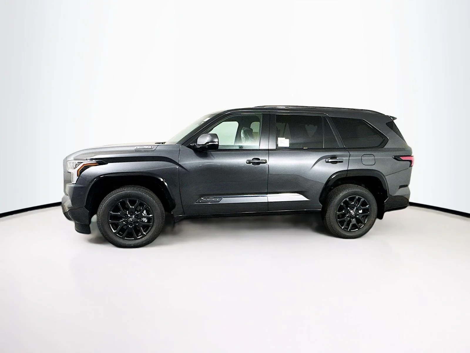 New 2026 Magnetic Gray Metallic Toyota  Platinum image 3