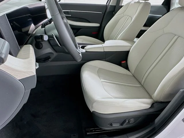 New 2025 Hyundai SONATA HYBRID SEL