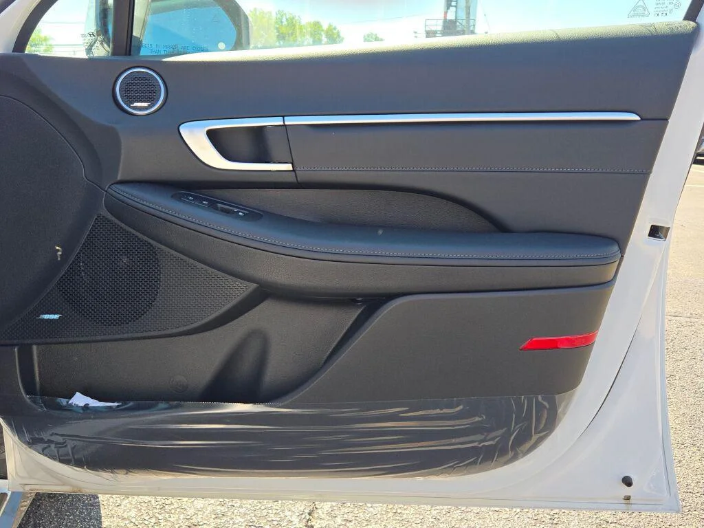 2025 Hyundai Sonata Hybrid Limited - Photo 9