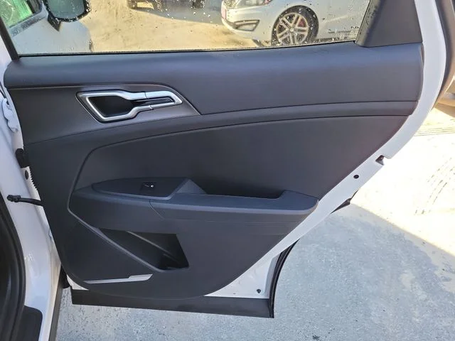 New 2026 Glacial White Pearl Kia LX image 30