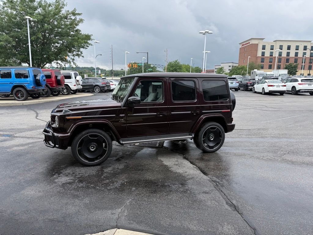 New 2027 MANUFAKTUR Rubellite Red Metallic Mercedes-Benz AMG® G 63 SUV image 4