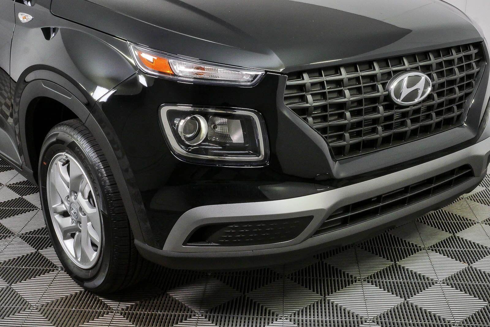 New 2026 Onyx Black Hyundai SE image 34