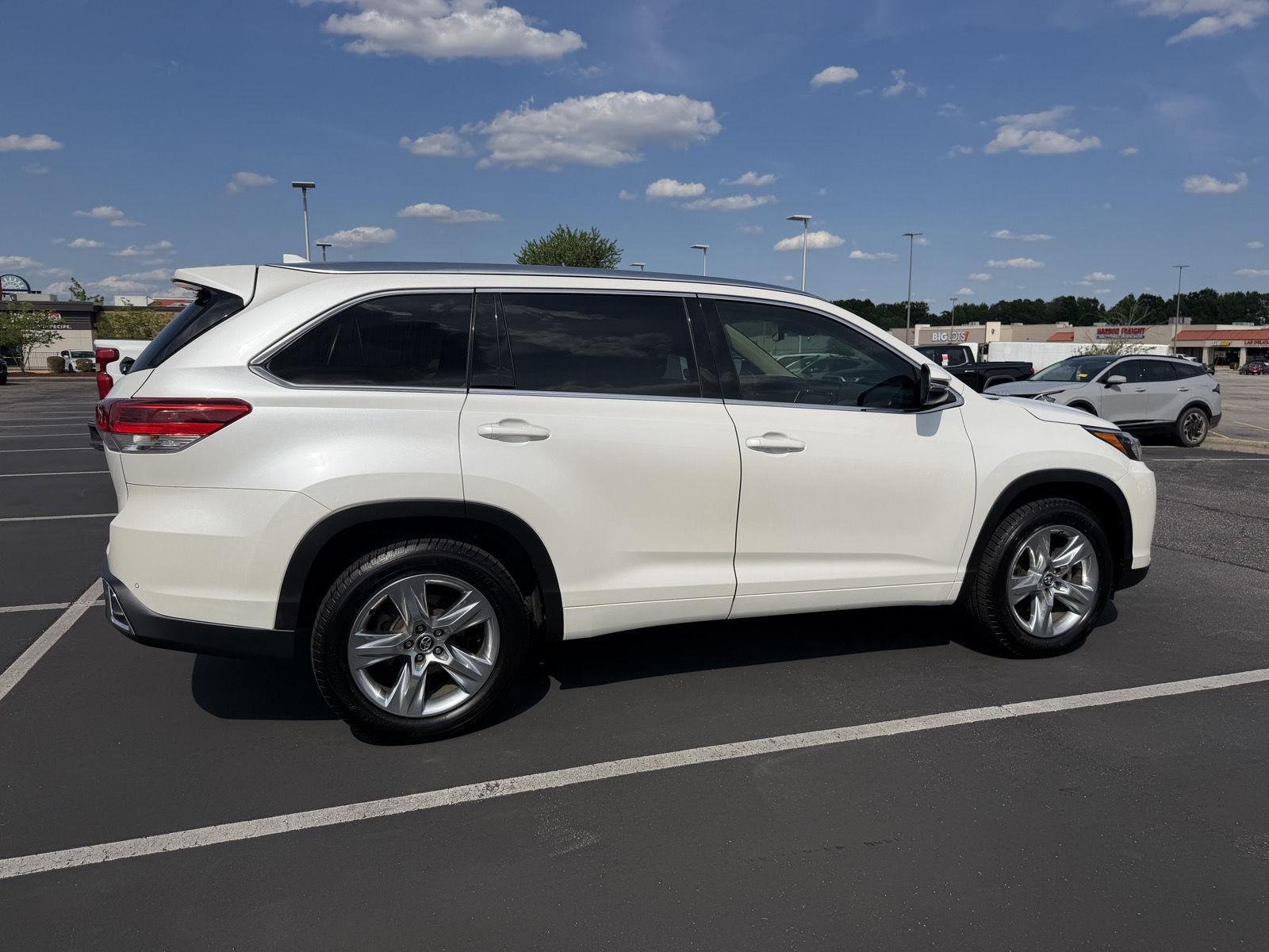 Used 2017 Blizzard Pearl Toyota Limited image 7