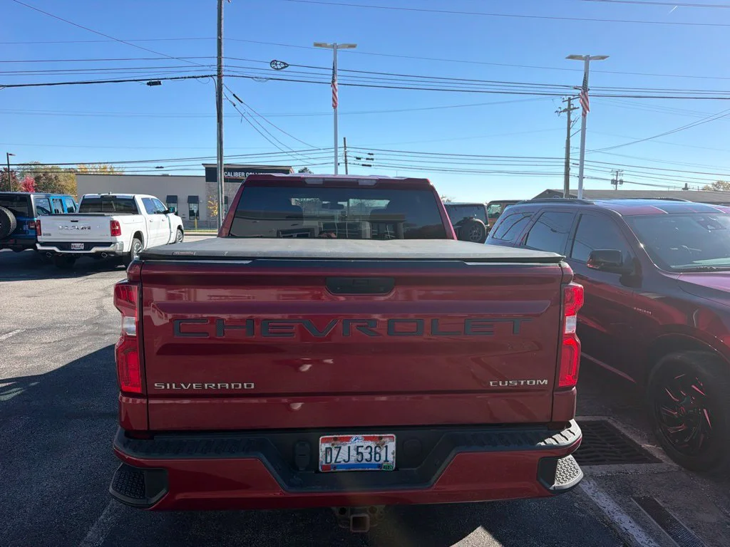 Used 2022 Red Chevrolet Custom image 3