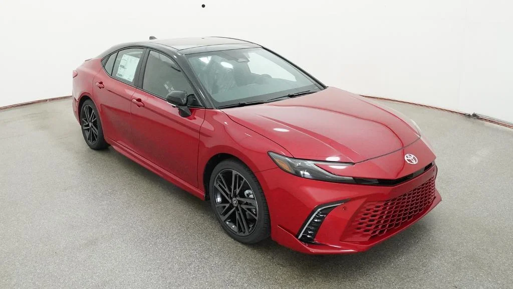 New 2026 Supersonic Red with Midnight Black Metallic roof Toyota XSE image 10