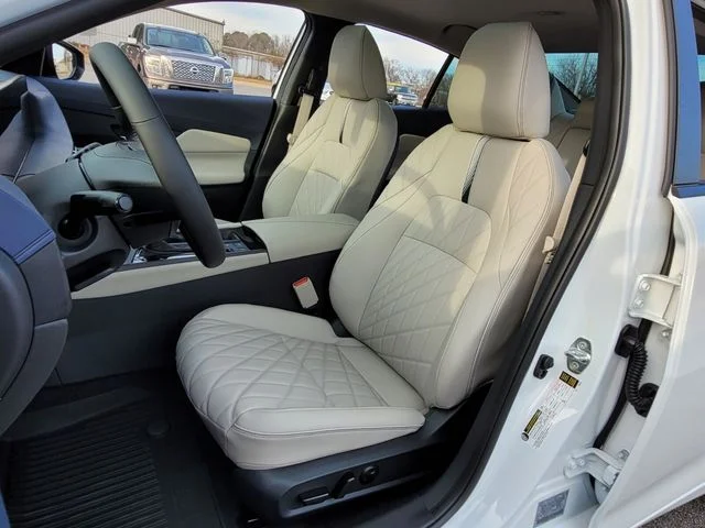 New 2026 White Nissan SL image 11