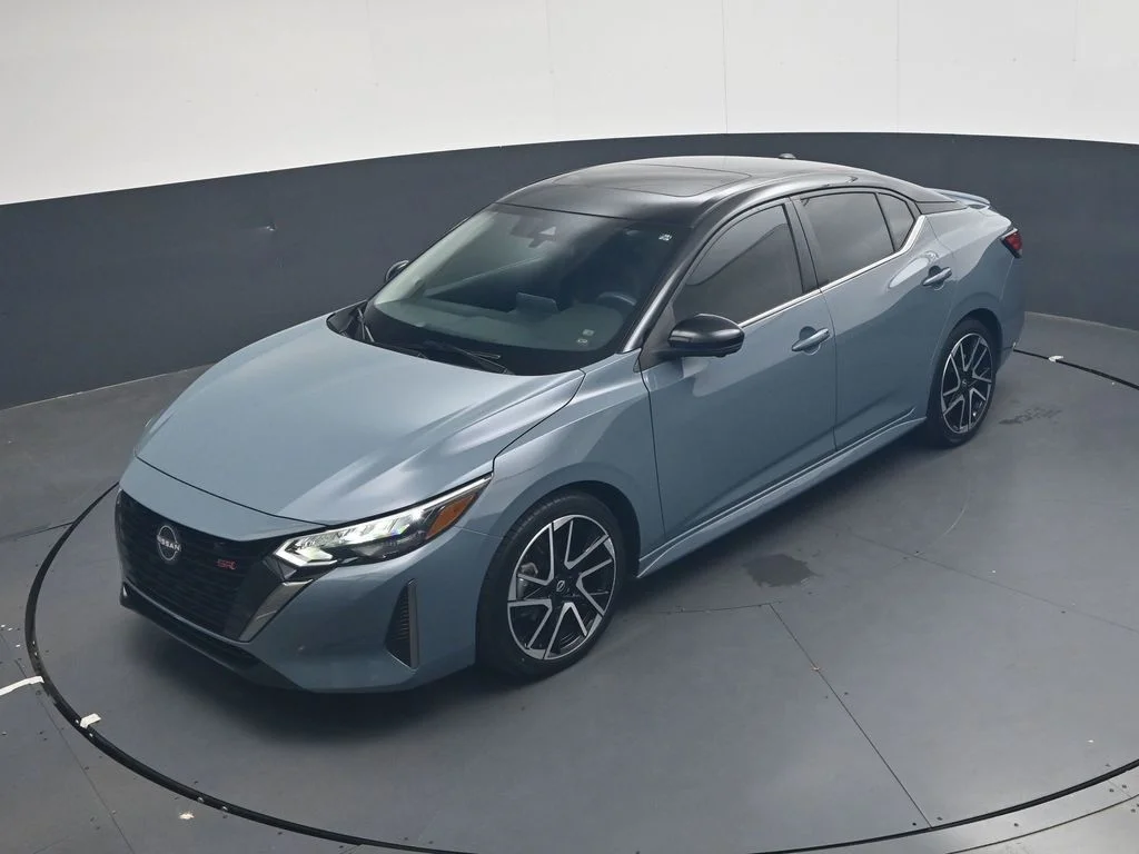 Used 2025 Gray Nissan SR image 41