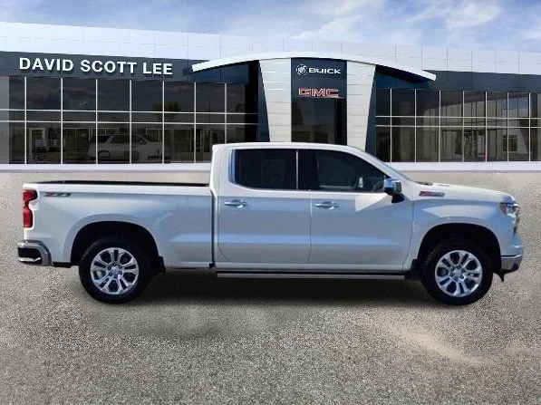 Used 2023 Iridescent Pearl Tricoat Chevrolet LTZ image 8