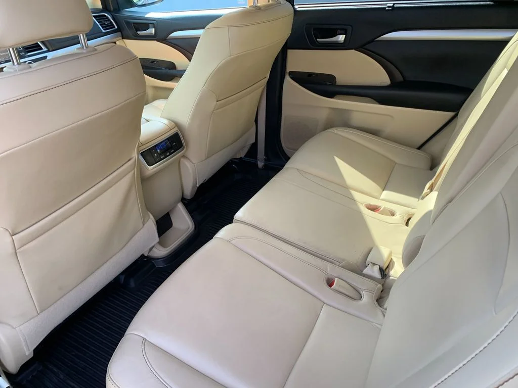 Used 2017 Brown Toyota XLE image 14
