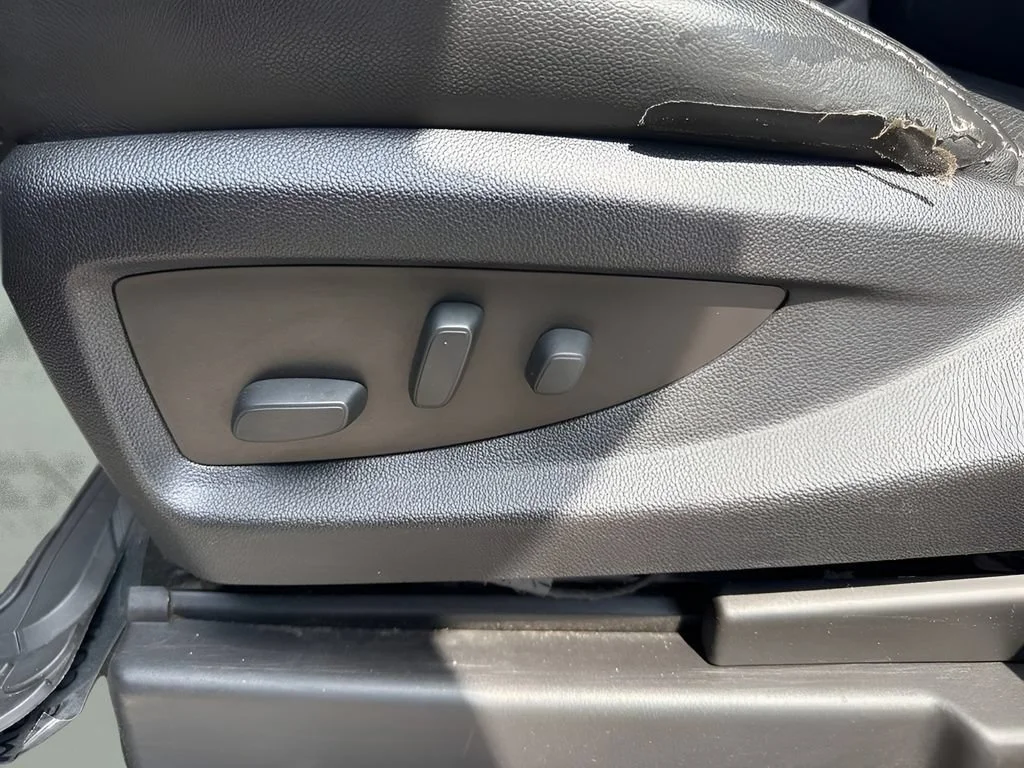 Used 2018 BLACK Chevrolet Premier image 10