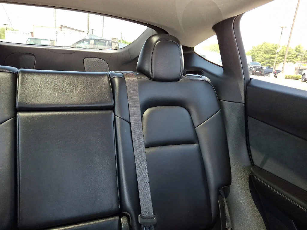 Used 2022  Tesla Performance image 20