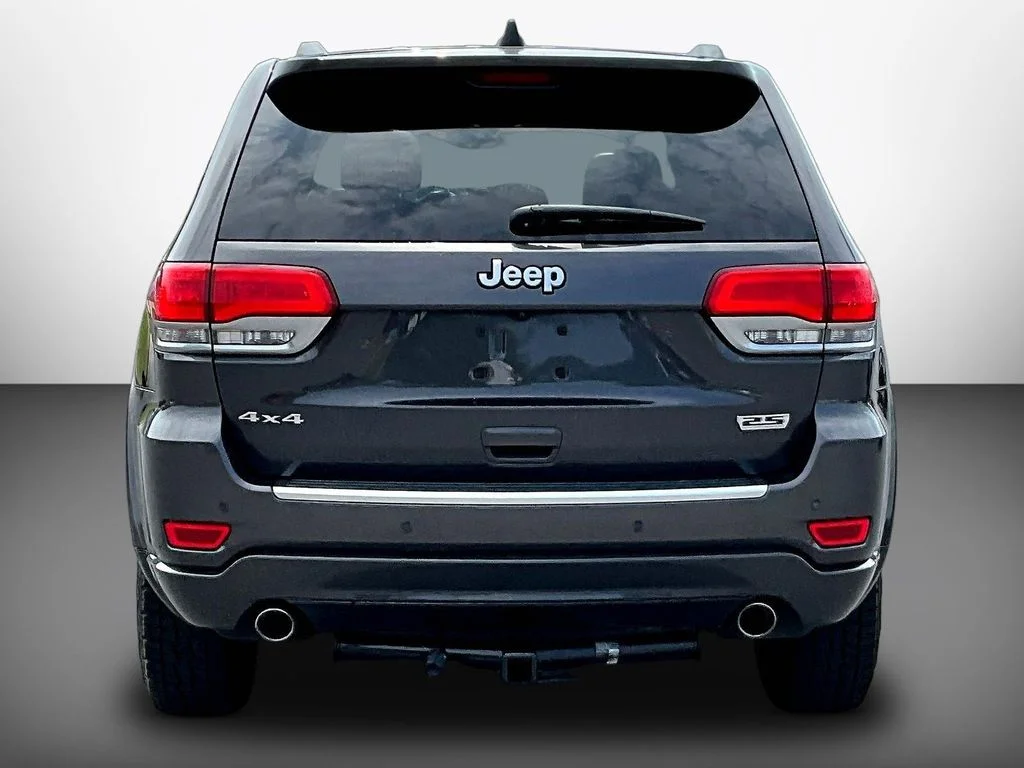 Used 2018 Crystal Metallic Jeep Limited image 5