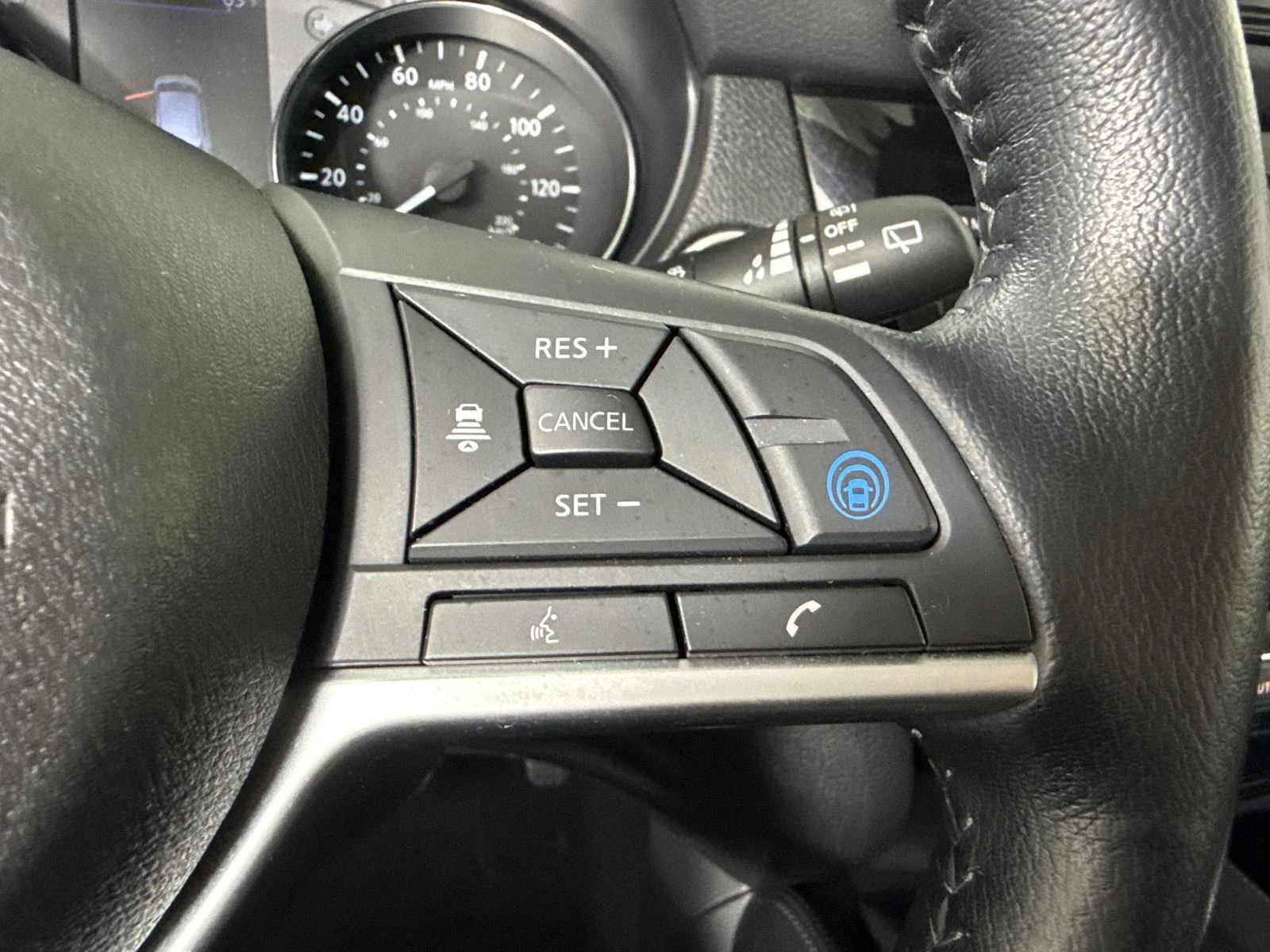 Used 2020 Magnetic Black Pearl Nissan SL image 16