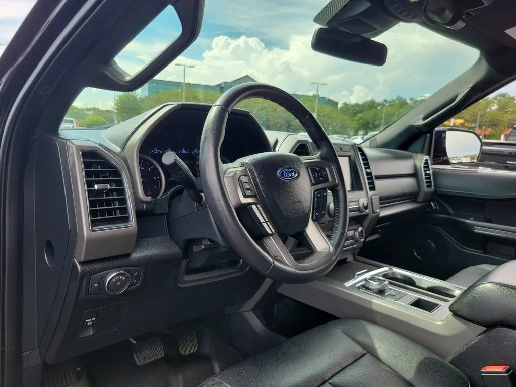 Used 2021 Blue Ford XLT image 10