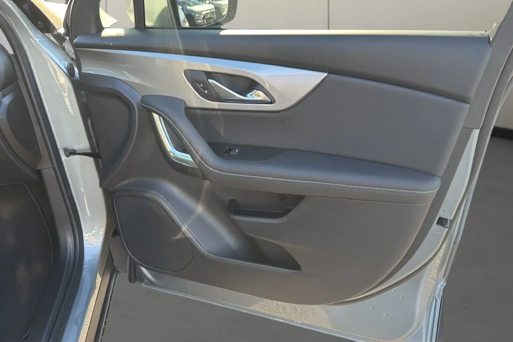 New 2026 Sterling Gray Metallic Chevrolet 3LT image 17
