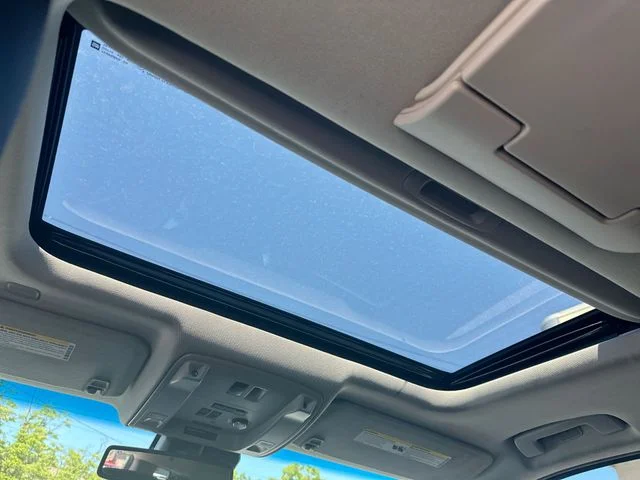 Used 2018 White Chevrolet Premier image 18