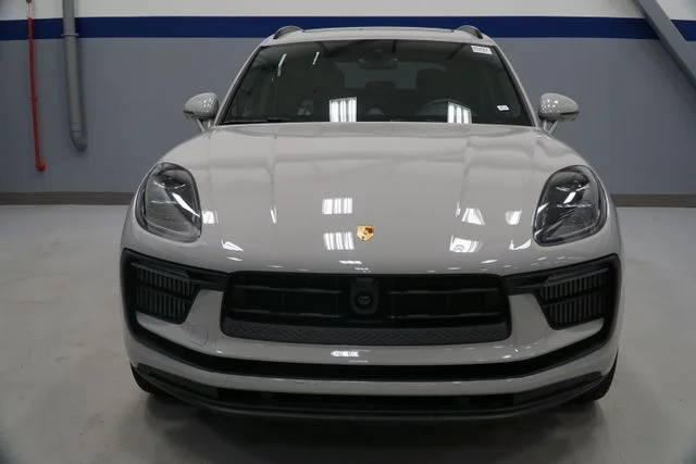 2026 Porsche Macan S - Photo 13