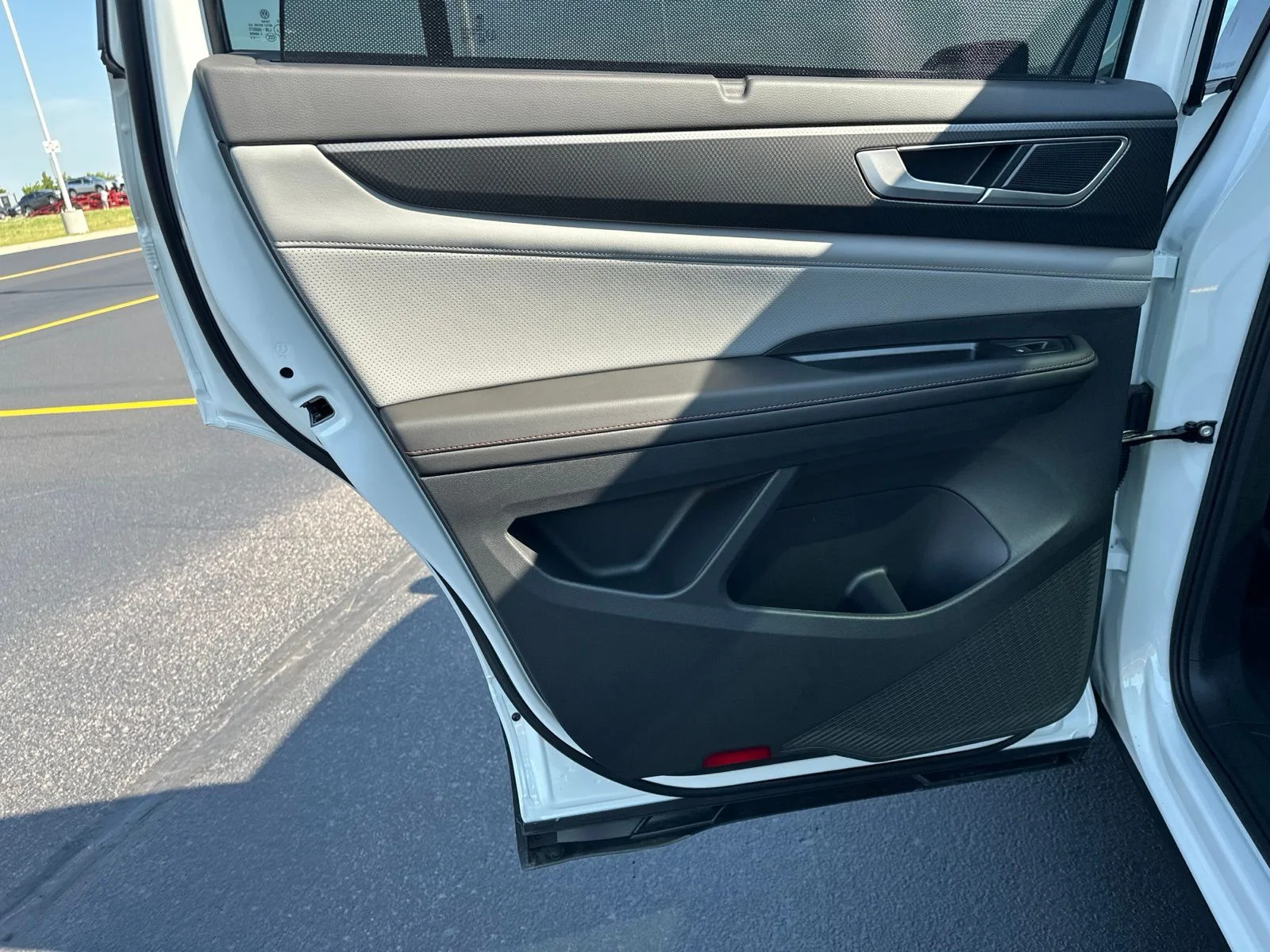 New 2026 White/off-white Volkswagen 2.0T Peak Edition image 29