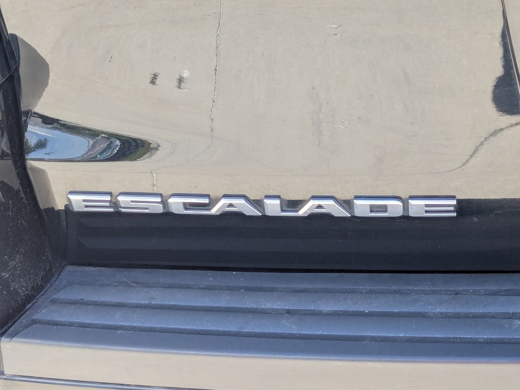 Certified Used 2019 BLACK RAVEN Cadillac Luxury image 13