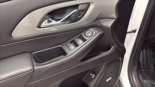 Used 2021 Summit White Chevrolet RS image 21