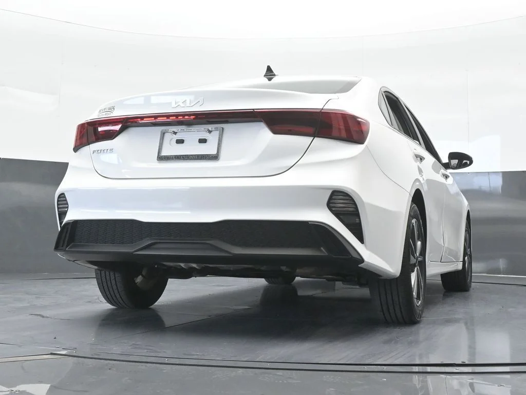 Used 2023 Snow White Pearl Kia LXS image 52