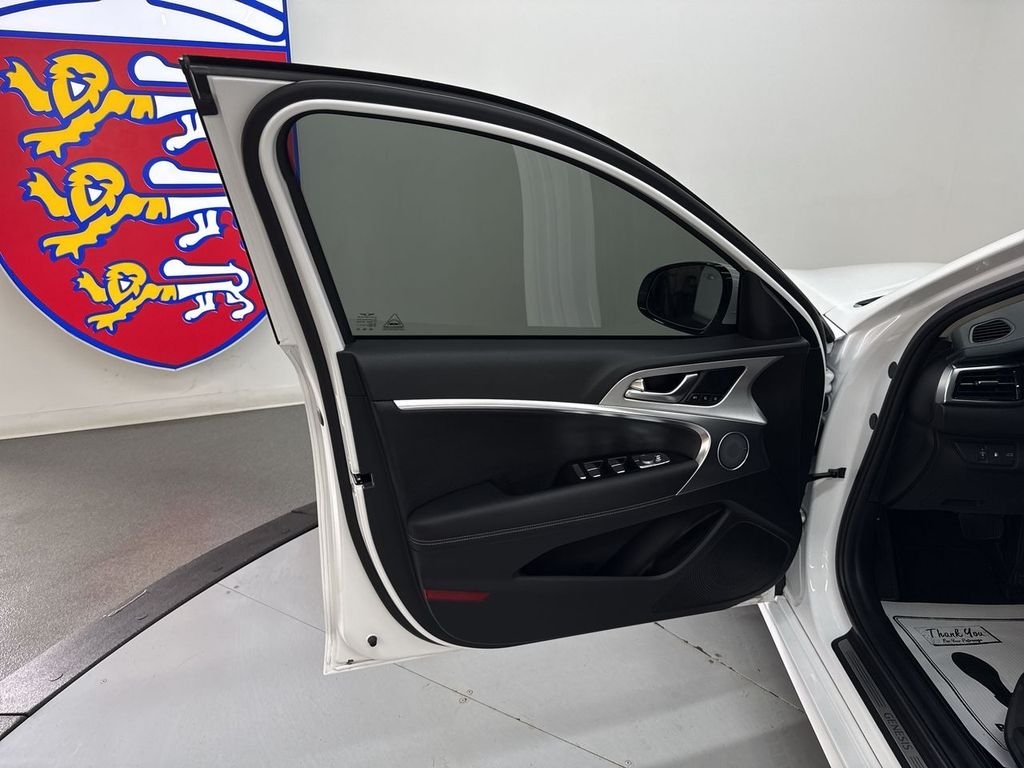 Used 2026 White Genesis 2.5T Prestige image 14