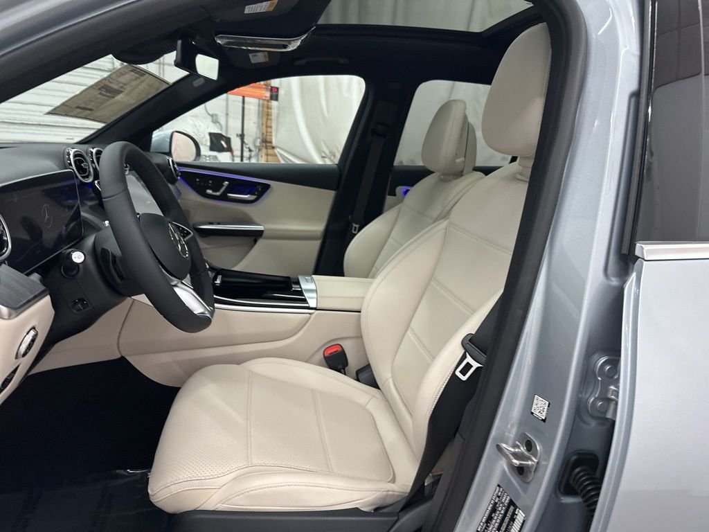 Used 2026 Silver Mercedes-Benz GLC 300 image 18