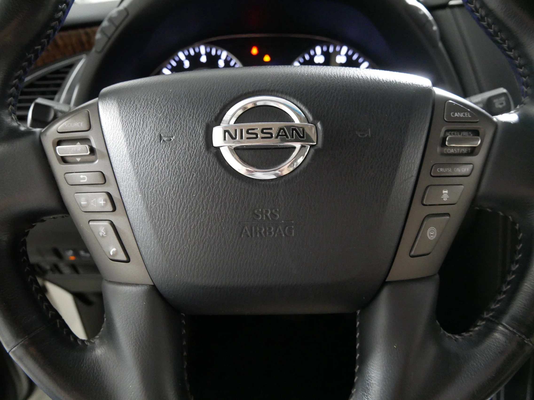 Used 2017 Pearl White Nissan Platinum image 25