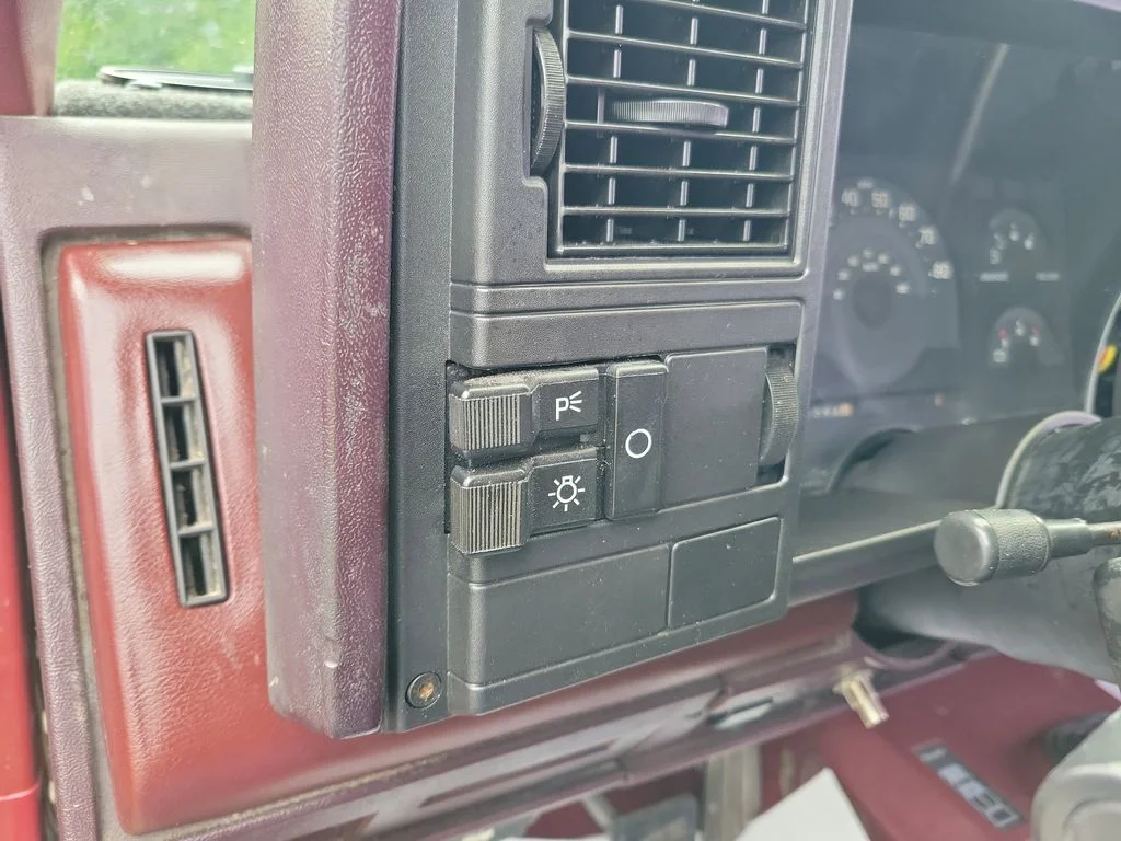 Used 1988 Silver Chevrolet  image 14