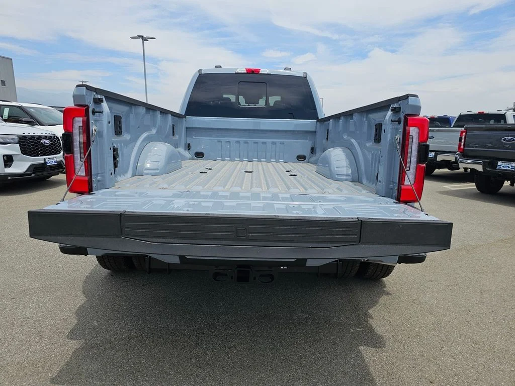 New 2026 Glacier Gray Metallic Tri-Coat Ford F-350® Platinum® image 15