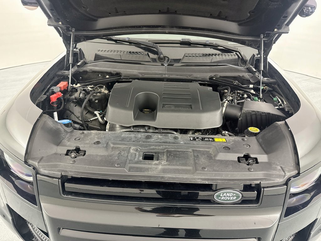 Used 2024 Black Land Rover X-Dynamic SE image 30