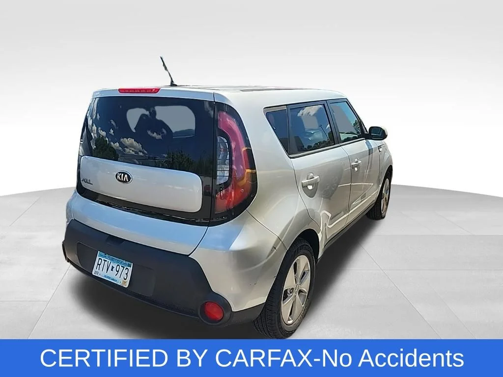 Used 2014 Silver Kia Base image 2