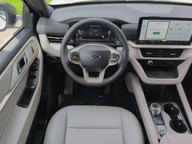 New 2027 Star White Metallic Tri-Coat Ford Active image 18