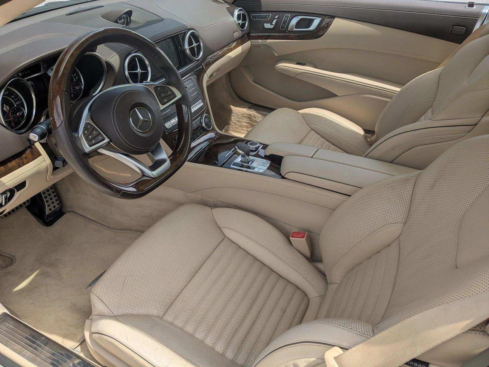 Used 2019 Designo Diamond White Metallic Mercedes-Benz SL 550 image 10